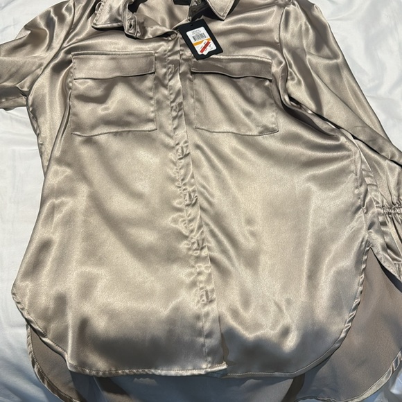DKNY shirt in goldish color. NWT never worn size small. Loose fitting - Picture 2 of 5